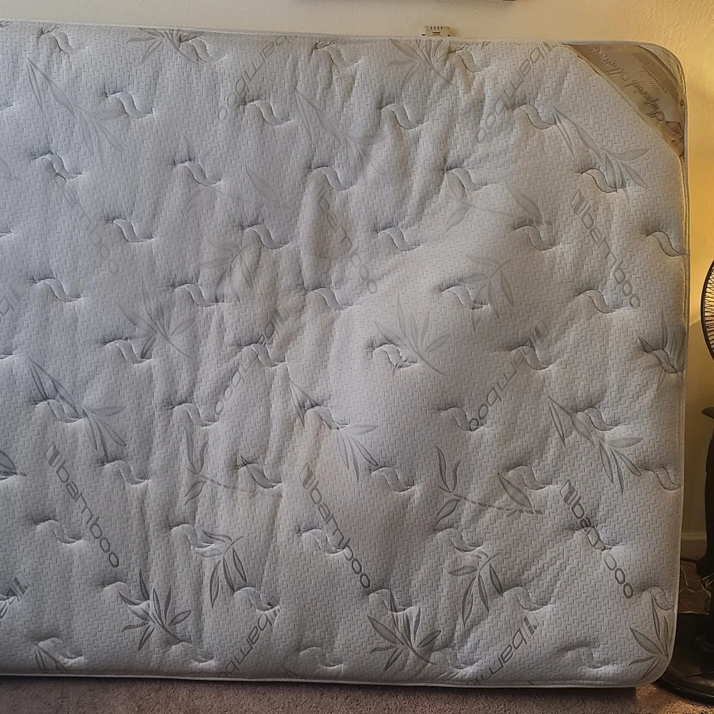 Imperial queen-size mattress with boxspring
